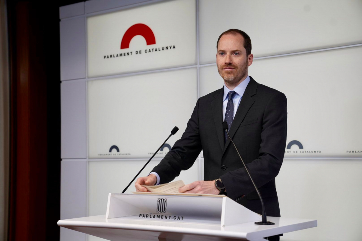 Juan Fernández: “Si Illa es incapaz de poner orden en su partido, ¿cómo pretende gestionar la Generalitat?”